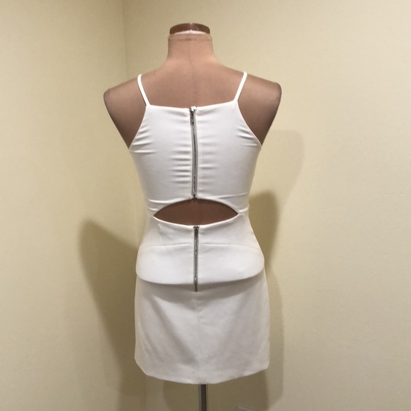 Elizabeth and James Dress Size 2 White Open Cut Out Back Mini Sheath - Picture 4 of 8